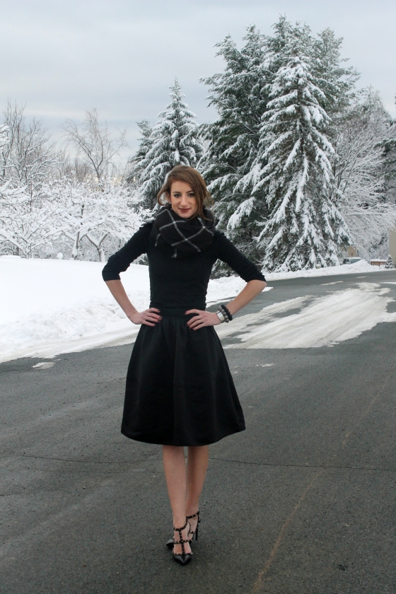 {Holiday Style} Full Midi Skirt & Simple Tee | Plum Pearls